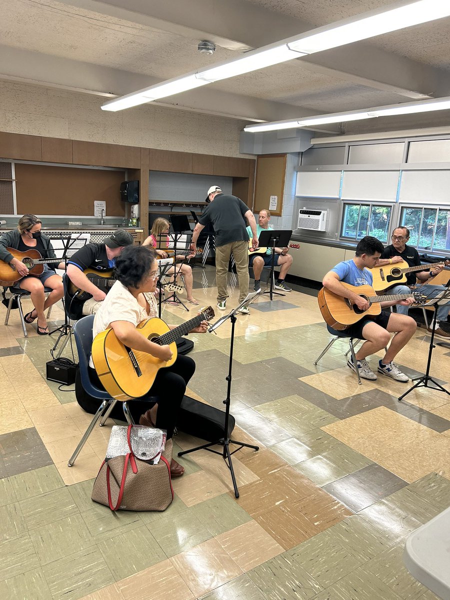 ClarkstownCLC's tweet photo. If you want to learn guitar the CLC is the place for you! We offer beginner, intermediate, and advanced class options! https://t.co/TOid77HC2L