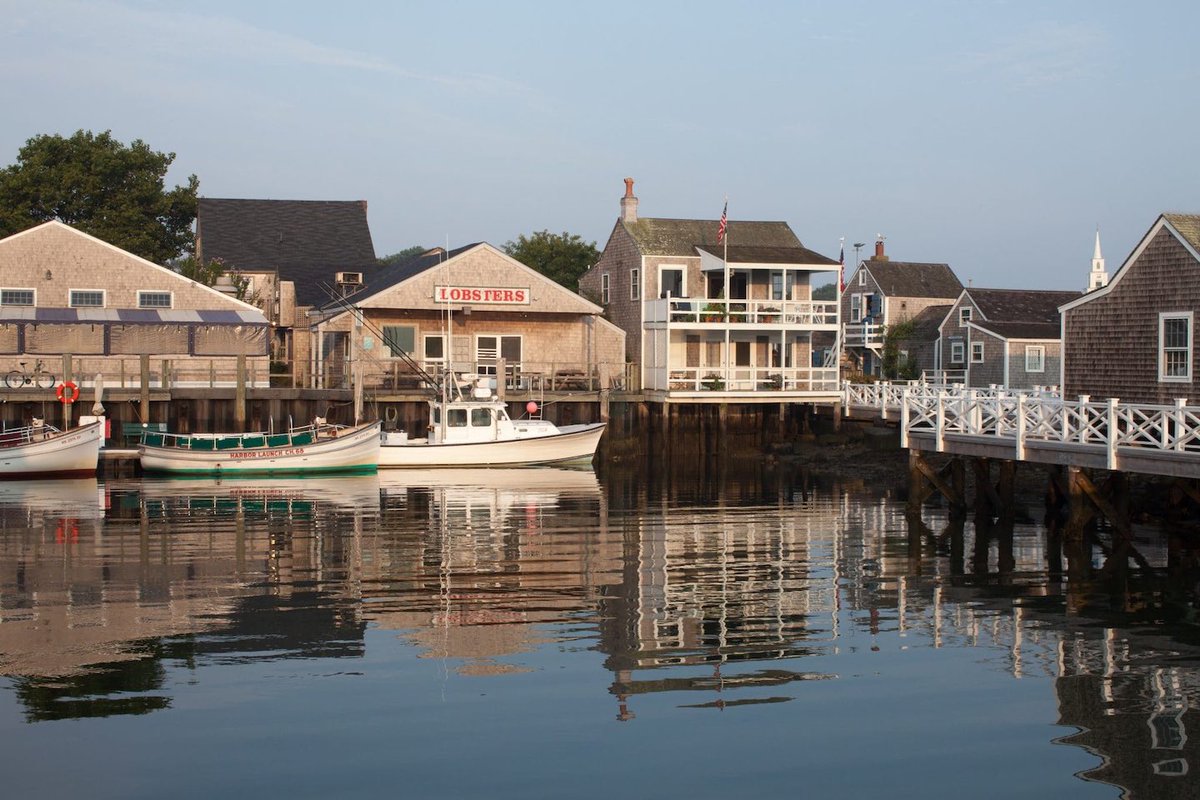 ACKCurrent's tweet photo. Yet another chapter in the ongoing dispute over the proposed clam shack restaurant on Straight Wharf unfolded today during a hearing before the #Nantucket Zoning Board of Appeals.
It ended with a win for the clam shack…🧵 👇 https://t.co/glrIqTwP0J