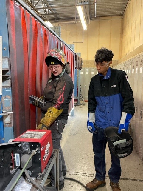 CTE415's tweet photo. The Welding Summer students are finishing off their first week of classes at @RentonTech. We can't wait to see what they've learned! #iamCTE #KSDProud https://t.co/O2wy288Y1i