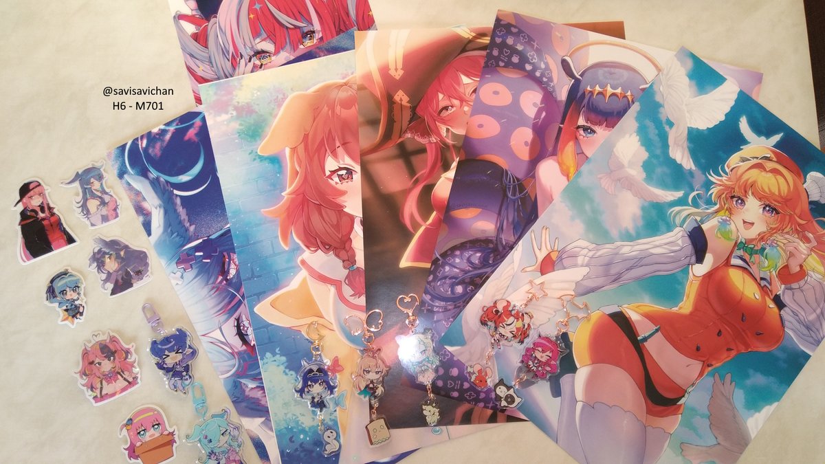 Macguyre's tweet image. Thank you @savisavichan, I might have gone a little overboard at your booth but I'm truly happy to own both holo EN keychain sets.
Even managed to talked to you a little before dropping my offering and fleeing. (btw, it was made by @hikaribi_elmi)