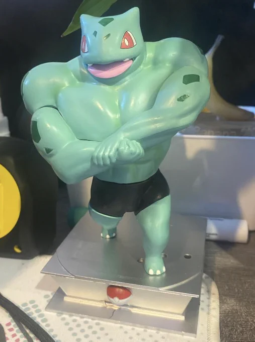 i promise i *am* a professional. i *do* do real work in the office. but when buffasaur arrived today i couldn't stop myself