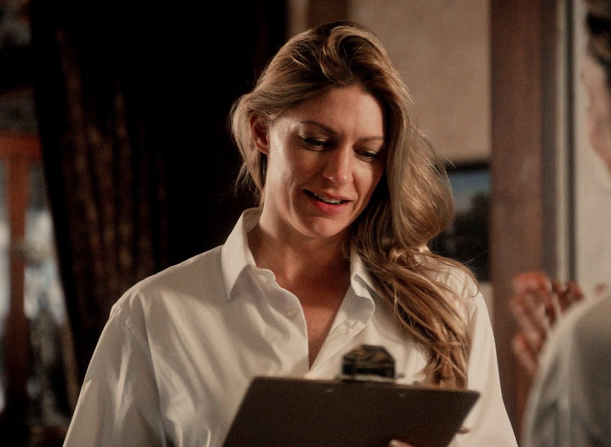 cinncmngirl's tweet photo. can we talk about ava and sara in 702 because- https://t.co/mVbFaehga9
