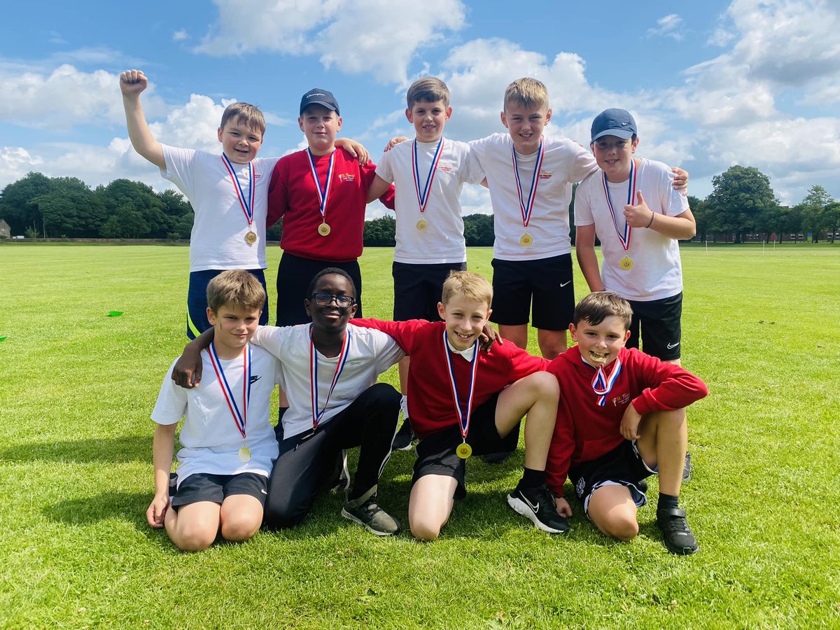 Introducing the Newcastle-under-Lyme Boys Rounders #CHAMPIONS ⚾️

#TEAMSTTHOMAS 🥇

St. T’s  5 - 1.5.  Seabridge ✅ 
St. T’s  4.5 - 4  St. Chad’s ✅ 
St. T’s  8 - 1.5  Westlands ✅
St. T’s  5.5 - 4  St. Chad’s ✅ 

Exceptional gentlemen 👏🏻