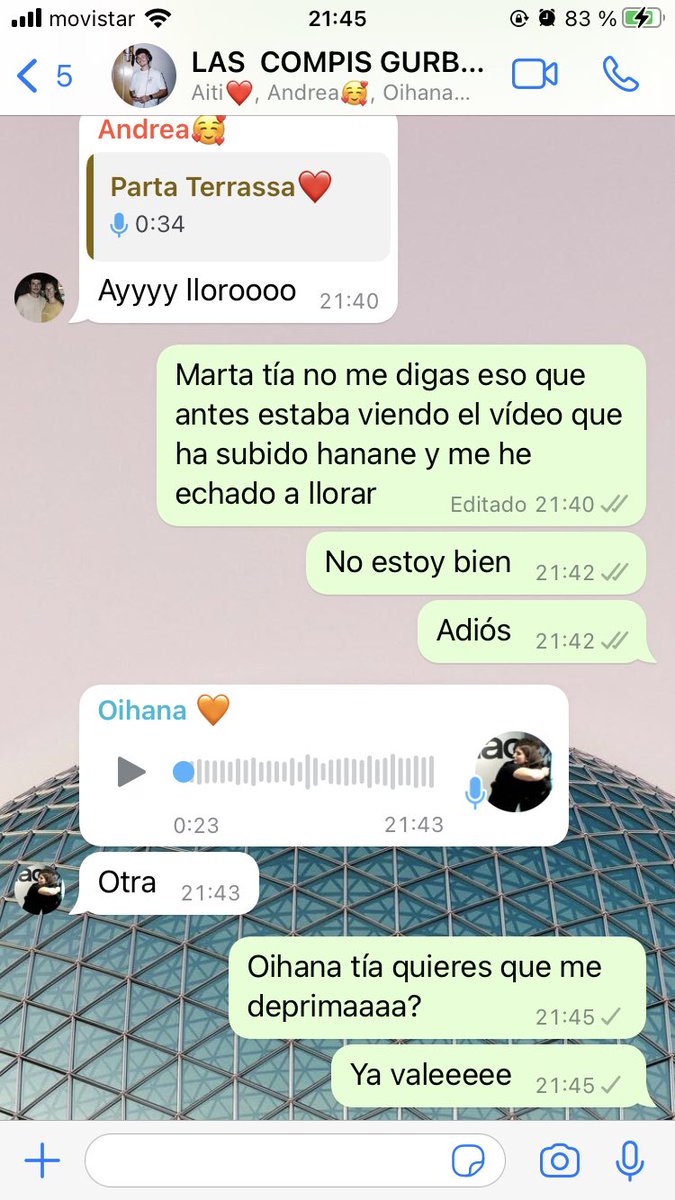 LasGurbs's tweet photo. Desde aquí hacemos un llamamiento a @mikinunez para que saque más conciertos porque estamos muy sensibles 🫠.
Y @CastilloOihana pasando audio con canciones 🥲 https://t.co/QIaEF2qShf