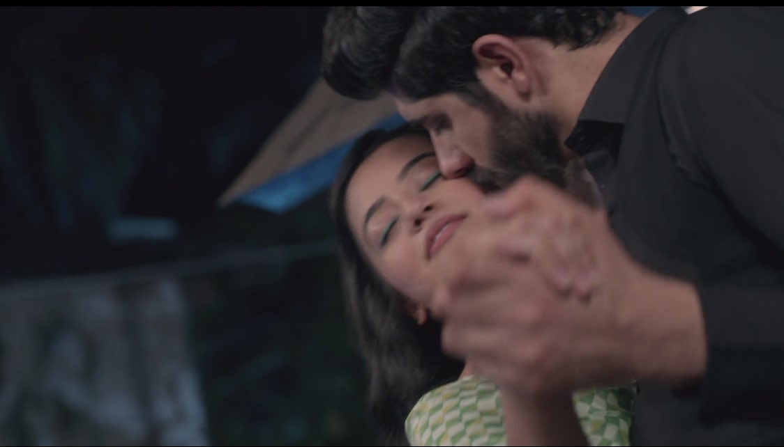 MaryAug57550531's tweet photo. R to V ......... I LOVE YOU ....the purest she could ever be ♥️💖😌🧿🔥

Lucky man Vansh 😎

TOAST TO IMMJ II JUBILEE https://t.co/pll8LmbFld