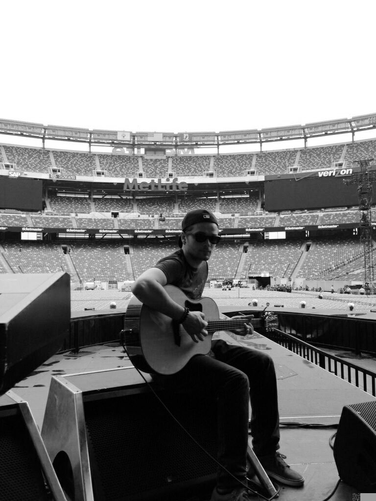 10 years ago today opening for <a href="/taylorswift13/">Taylor Swift</a> at <a href="/MetLifeStadium/">MetLife Stadium</a> #RedTour #taylorswift #countrymusic #americana