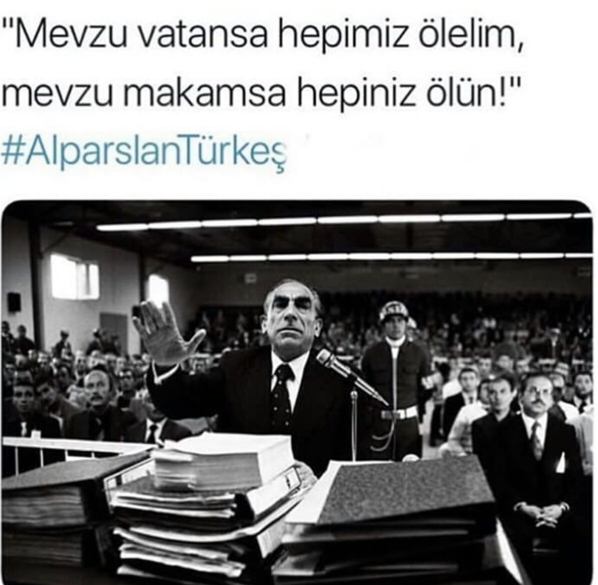sercanzay8's tweet photo. Sakın, Allah'ı zalimlerin yaptıklarından habersiz sanma! Allah, onları ancak gözlerin dehşetle bakakalacağı bir güne erteliyor. ( İbrahim 42.ayet.)                 #HayırlıCumalar https://t.co/JmaydsI4aF