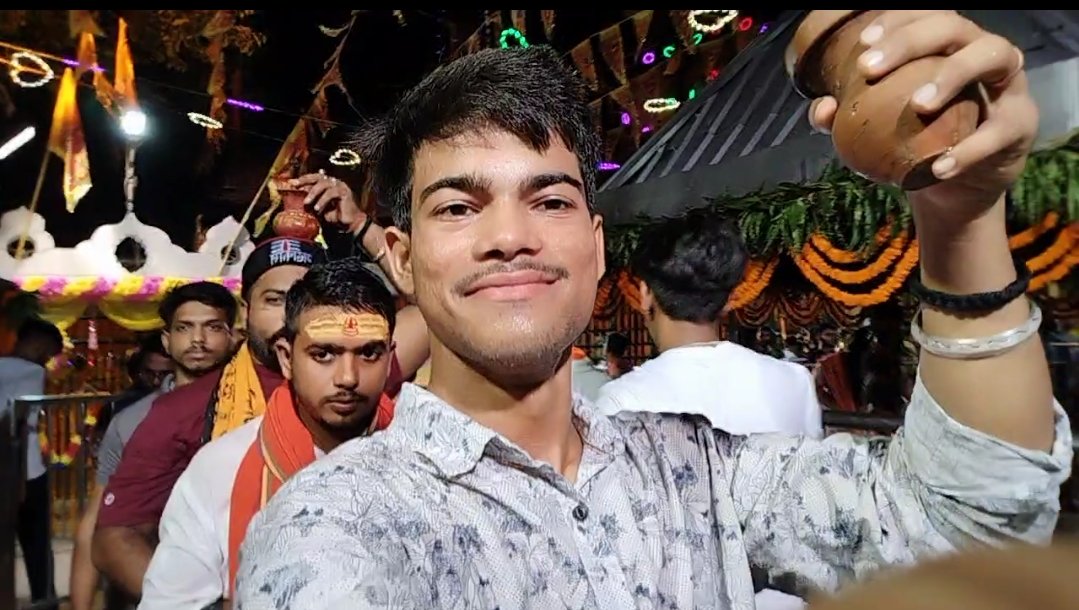 Monupathak05's tweet photo. 🕉️🔱 Jai baba bholenath 🕉️🙏
Vlog dekho guy's 🔥👉https://t.co/JYq1pt9IJi https://t.co/iIP4hGFUe0