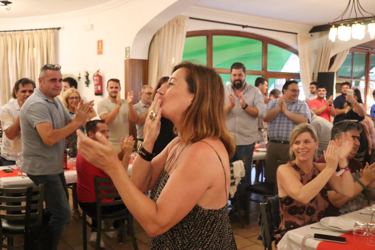 F_Armengol's tweet photo. Gràcies per ser-hi sempre ❤

Les agrupacions sou el cor i ànima del @psibpsoe, la nostra veu a cada carrer i el progrés de tothom a cada poble.

Lluitarem cada vot per defensar cada dret i llibertat. Per avançar amb una mobilització històrica.

#Endavant, socialistes! https://t.co/pnKfat5Rrr