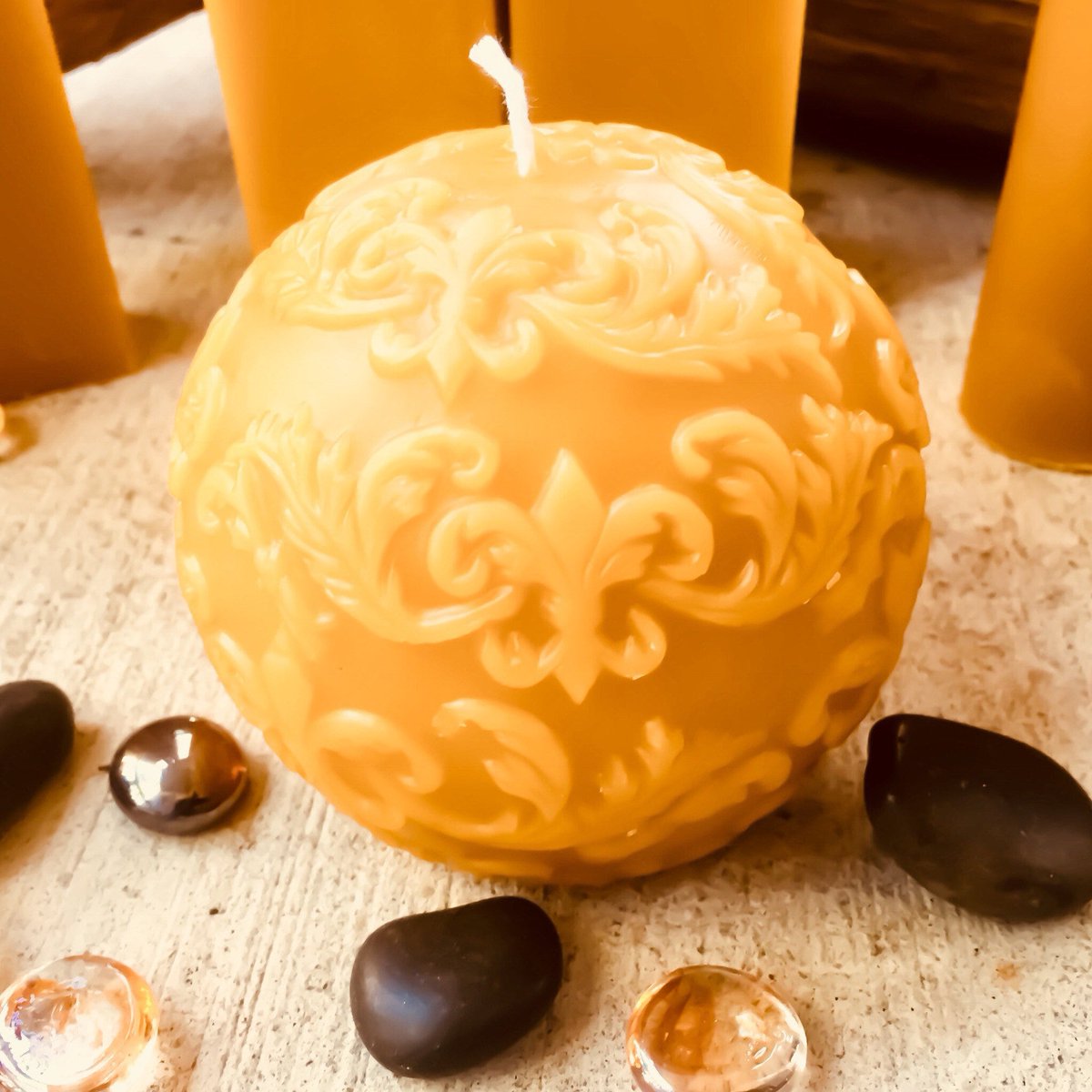 beEsomcandles's tweet photo. 100% pure beeswax round fleur de lis ball candle-fleur de lis 4" ball candle-4" sphere candle decorated with fleur de lis-organic beeswax #BeeswaxSphere #BallCandle 
$25.99
➤ https://t.co/NHhH2iawen https://t.co/pGUUFZma5L