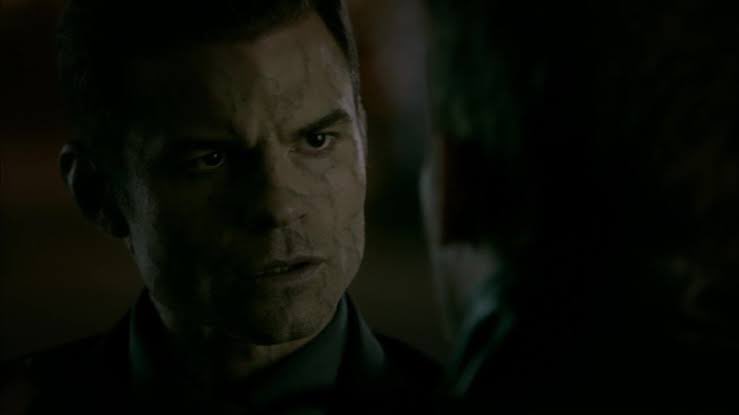 kalijahthoughts's tweet photo. katherine and elijah’s first and last appearances on tvdu [ no flashbacks ] https://t.co/4JWCuIQzin