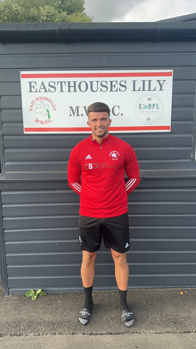 Easthouses Lily are proud to announce our new club captain <a href="/RyanKearney___/">Ryan Kearney</a> 

With Micheal hunter taking the player/coach role the gaff has chosen Ryan to lead us this season the dominant centre half has been at the club for 4 years and has been rewarded with the armband 🇦🇹