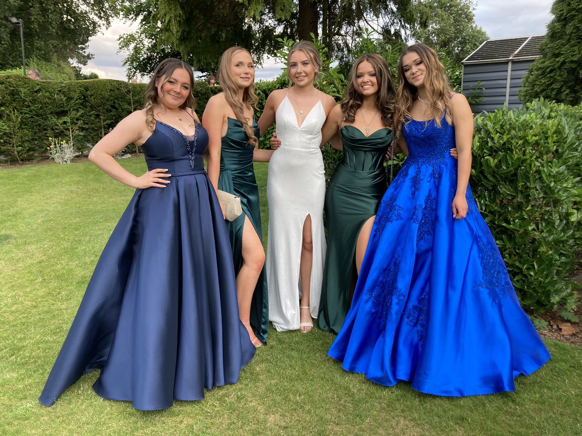 PATKingsSchool's tweet image. ✨ Everyone looks absolutely stunning! ✨ We hope you have the best night. #promnight #Classof2023 #ThisIsKings