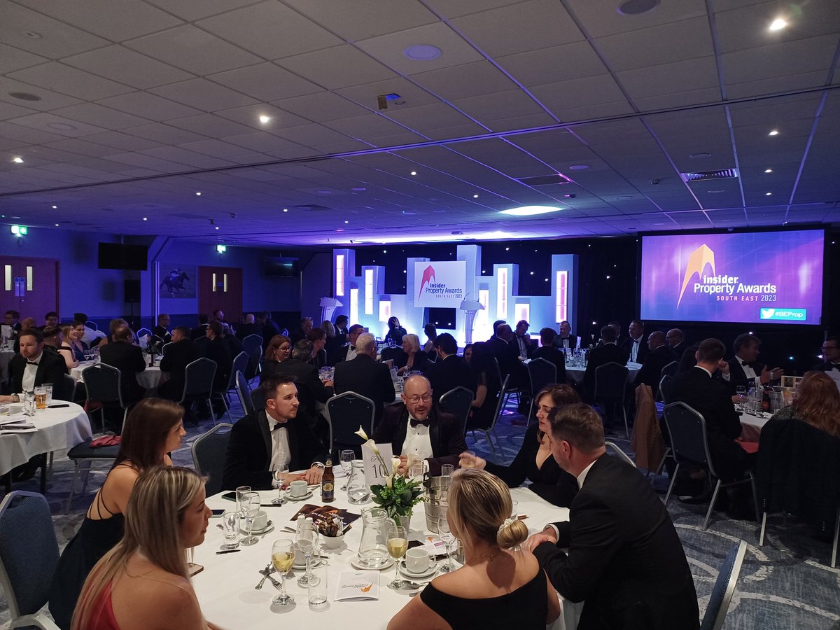 Insiderseast's tweet photo. Don’t forget to support @YLvsCancer at tonight’s #SEProp
You’ll find the unique QR code to donate in the dinner brochure. https://t.co/YFz3mEOcVq
