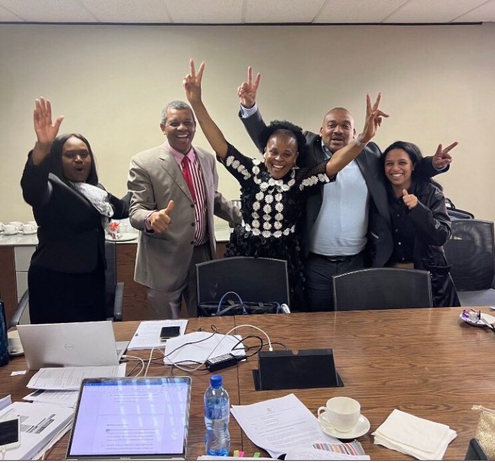 LeseilaneMatome's tweet photo. @Constitution_94 A short-lived celebration. The insults are now flying over and ludicrous conspiracy theorists are galore - if you ain't got it, you ain't! https://t.co/gS5NP6icTk