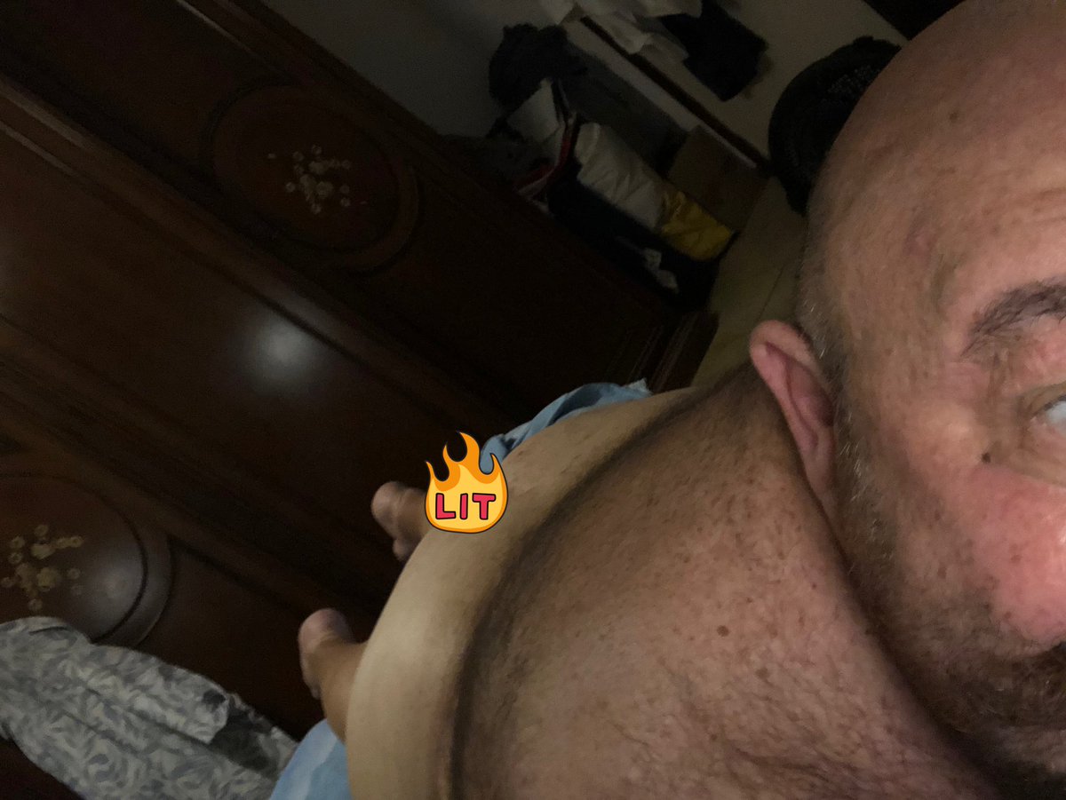 Enricogiu's tweet photo. #GoodNight #Pornobaffetto #Sonofigo #Sonobono #sonoio https://t.co/DlfB4tdLRu