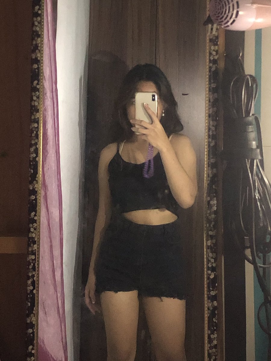 c_fmae's tweet photo. 💀🖤 https://t.co/MR477PzIdZ