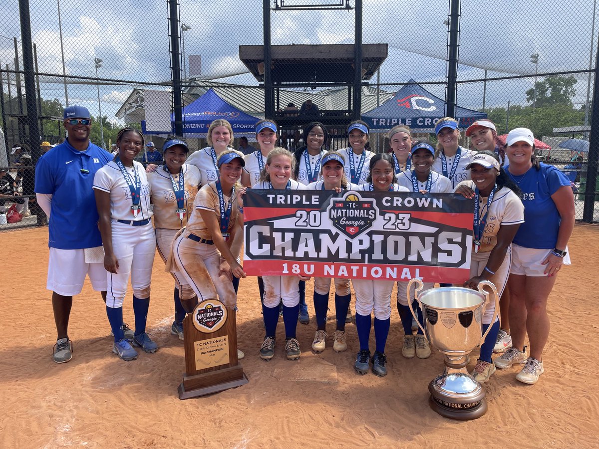 18u champions #TCNationals Lady Dukes Lamar!! ⁦@DukesPremier18u⁩ ⁦@triplecrownspts⁩