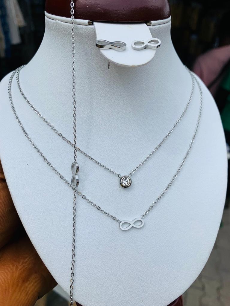 Get this/these two-step non-tarnish necklaces for #5000 each.
They'd go just right on that outfit 😉