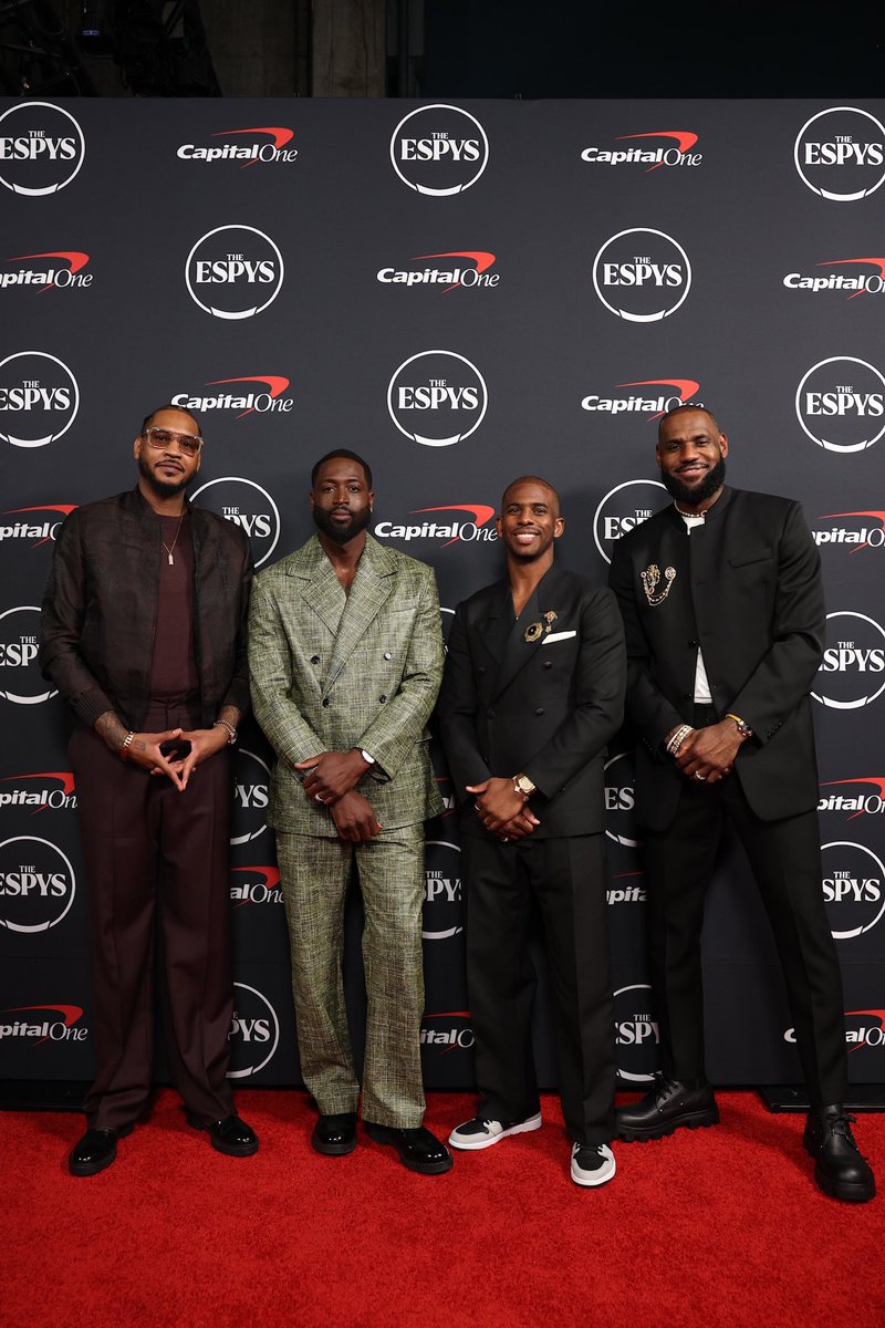 carmeloanthony's tweet photo. Thank you 🙏🏾#brotherhood @KingJames , @DwyaneWade , and @CP3, all love.  @NBA and the @espys you got me!  Thank you for surprising me with this moment. #STAYME7O https://t.co/7l5Wc0fFAc