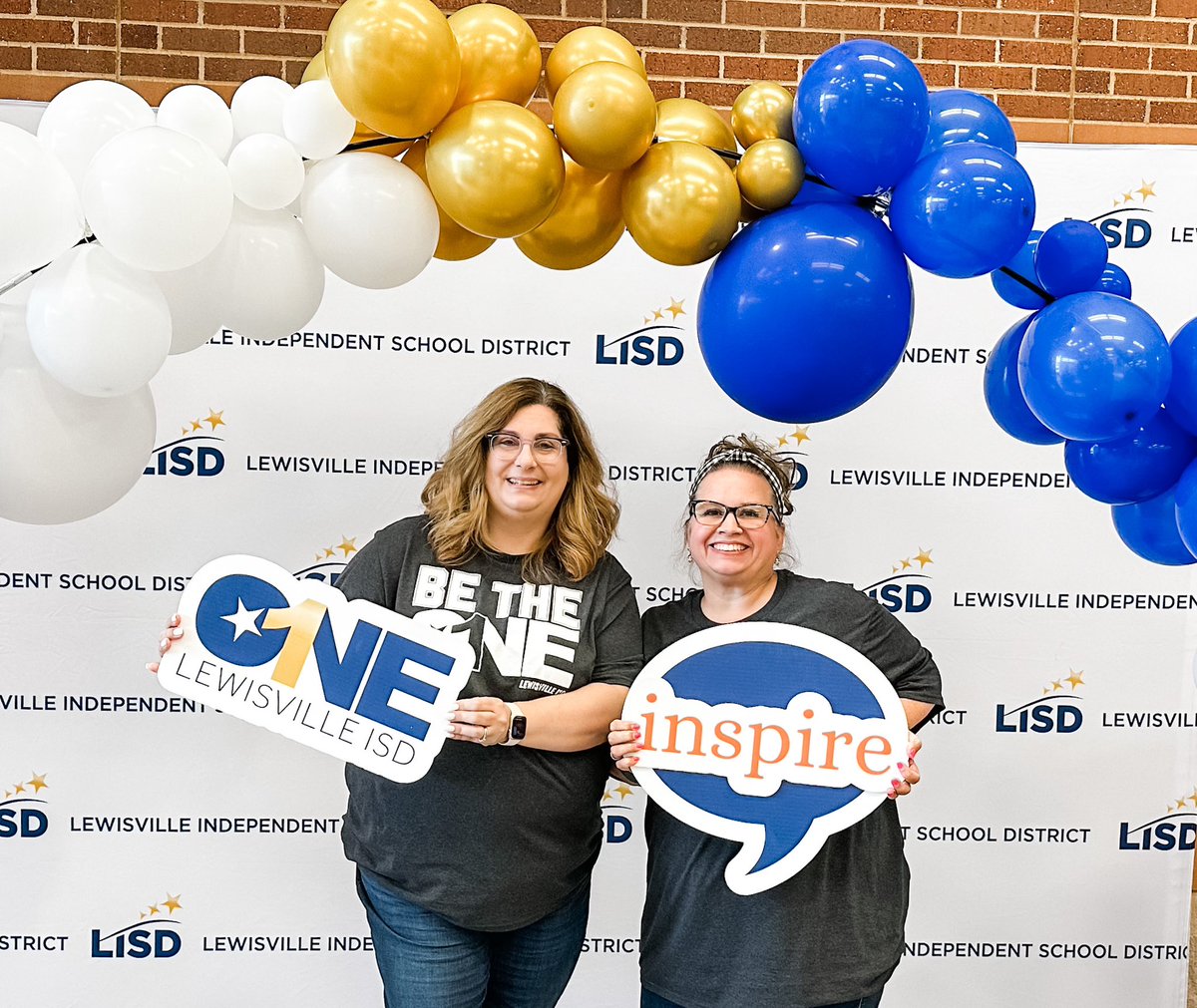 PadgetCervantes's tweet photo. @cthompsonLISD & I experienced INSPIRED learning & leadership this week! Excited for the 23-24 school year!!! #OneLISD #BeTheOne #CREleads https://t.co/uFrkTt6HCX