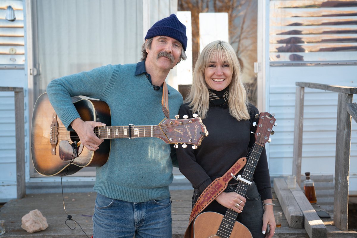 Dean Johnson (<a href="/deanjohnsongs/">Dean Johnson</a>) &amp; Esther Rose (<a href="/estherrose/">esther rose</a>) did this wholly wonderful rendition of "Old TV" from Dean's new album, as beautifully captured by Western AF: youtu.be/XhIuolb7hTU

You can catch Dean &amp; Esther together on the East Coast this week! 📺 *tour dates below*