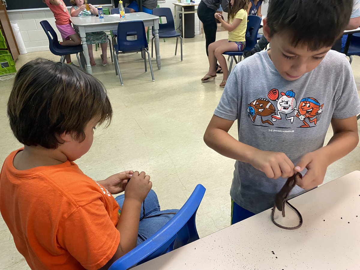 rdsbcodesummer1's tweet photo. Students were super engaged to listen to the seven grandfather teachings today after they made their medicine pouches and found a special rock to put in it. @OntarioSLP https://t.co/Q0CqXdxrRR