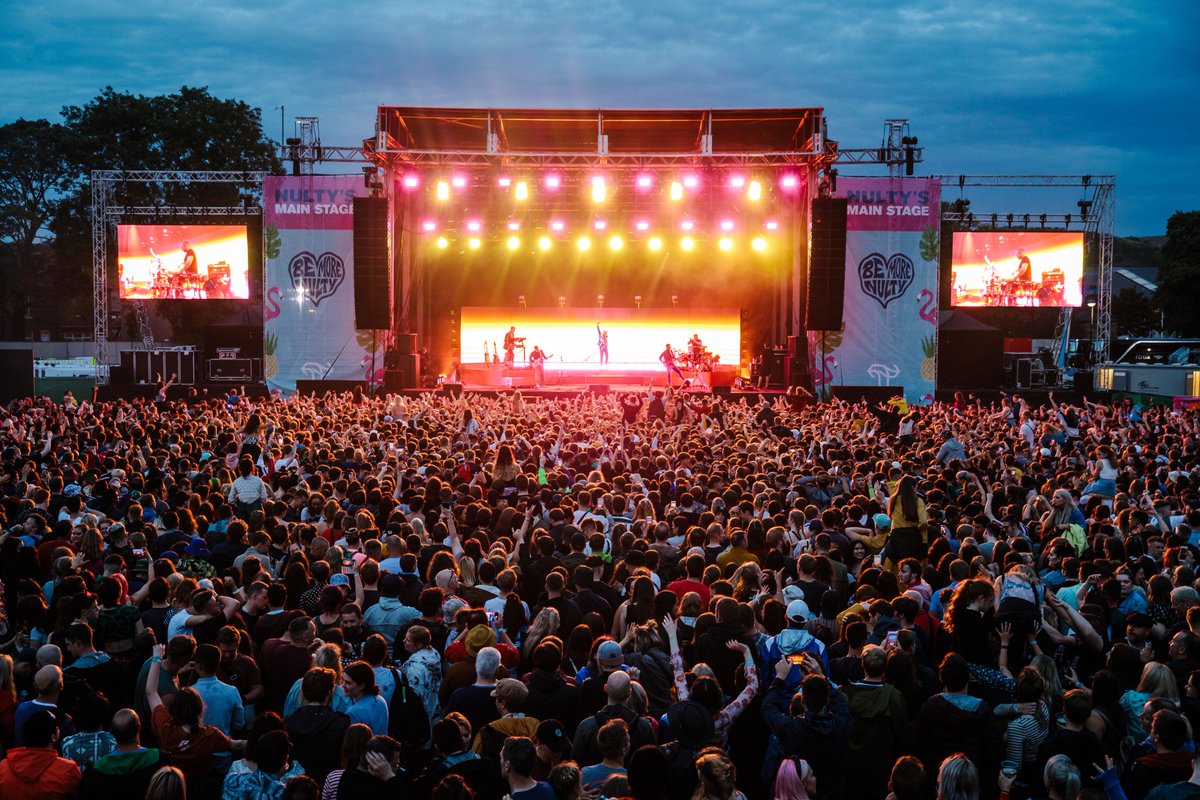 Doorsteppa's tweet photo. THE REYT GOOD TRAMLINES GIVEAWAY!!!

**COMPETITION TIME**

We’re giving away TWO TICKETS TO TRAMLINES on Sunday 23rd July!!

1)Follow @Doorsteppa 
2)Retweet this post

The draw will be made on Tuesday 18th July at 6.00pm. GOOD LUCK!
#tramlines #Sheffield #Competition #happyhour https://t.co/xWkiULIVpr
