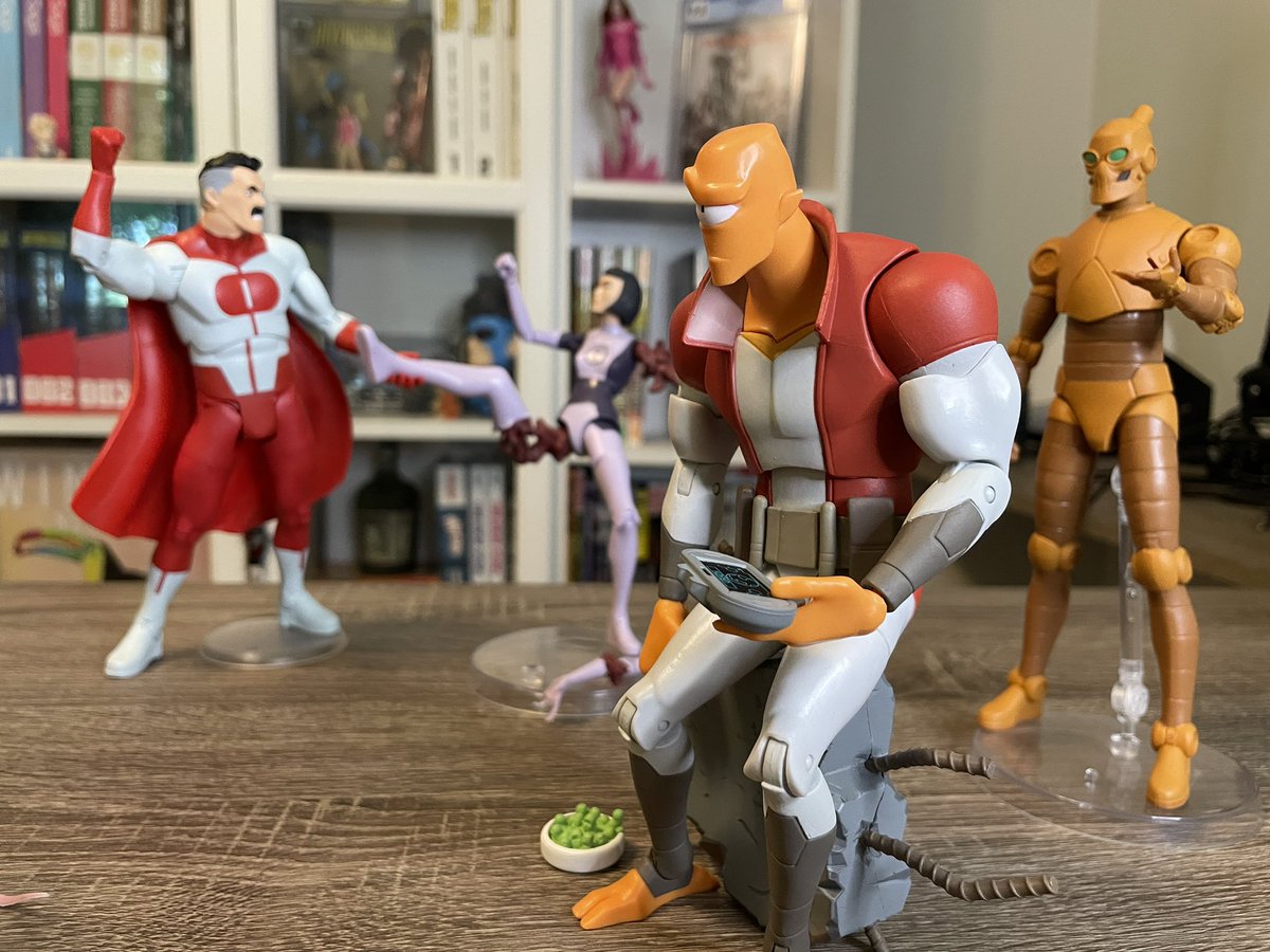 InvincibleCast's tweet image. They used to play baseball…
But ever since @CollectDST released the Allen and Dupli-Kate figures things have become a bit more…chaotic.