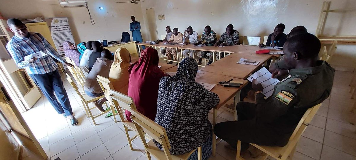 OMojedec's tweet photo. Dans le cadre du #PEV_RC, le #consortium #MOJEDEC, #GADER, #CCAJ/Ty et #6_OSC locales des jeunes/femmes a organisé à #Gotheye 20/06/23, un atelier multi-acteurs d'identificat@ des messages sensibles poussant les jeunes/femmes vers l'Extrémisme Violent sur financement de #GCERF. https://t.co/LlS8ccRHZY
