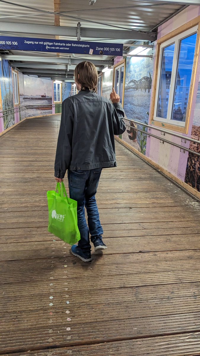 Thomas verabschiedet sich 99.jpeg