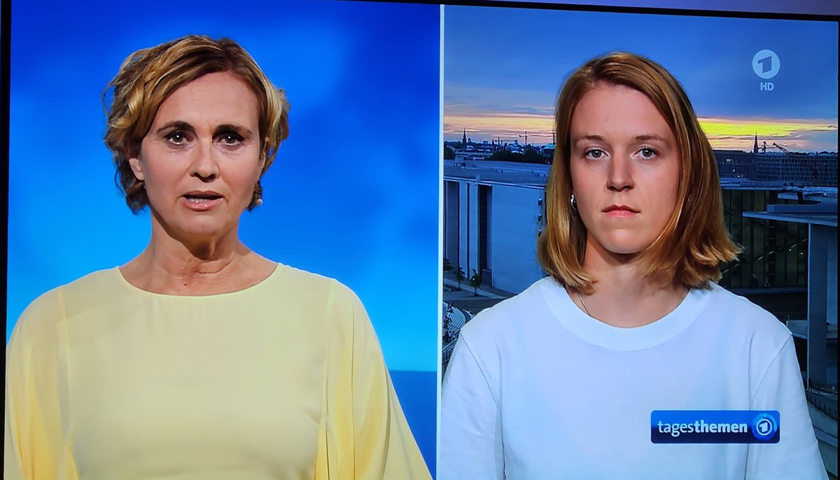 tweedstorm's tweet image. Top, demnächst auch der Bankräuber nach vollzogener Tat in Ihren #Tagesthemen.

Wie kann man dieser Sekte auch noch eine so prominente Plattform für das Abfeuern Ihrer kranken Parolen geben? 

Leicht fassungslos. #LetzteGeneration