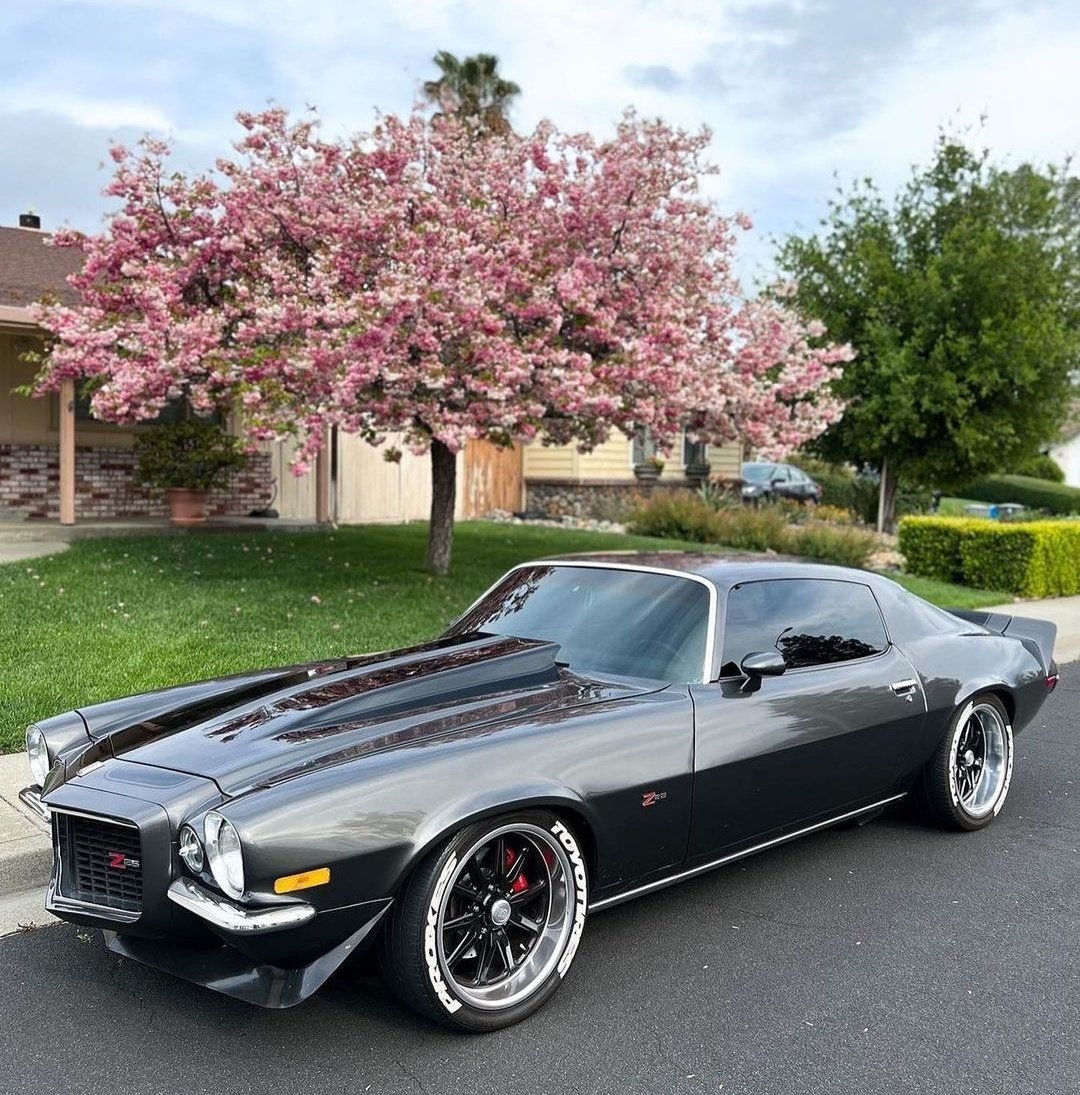 autoass's tweet photo. Camaro Z28 https://t.co/6HhNZasIYx