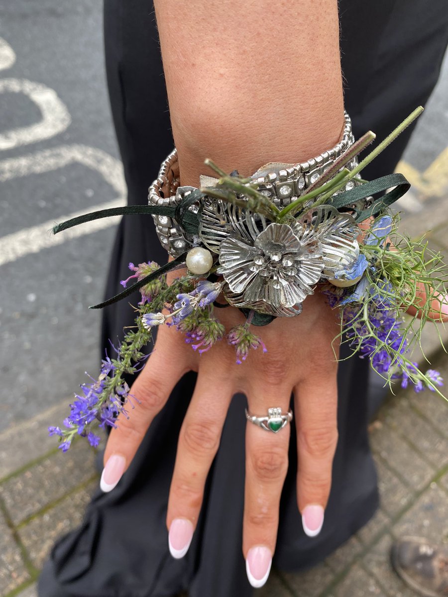 organiccentreie's tweet photo. Congrats tonight to debutants Roisin and Emma who made their corsages using local flowers from the Organic Centre, up-cycling some of their old jewellery for a precious new purpose. @StClaresHomeEc @shanewa501 #StClares #Manorhamilton #Leitrim   #Ireland #Debs https://t.co/AJZUYt9LBM