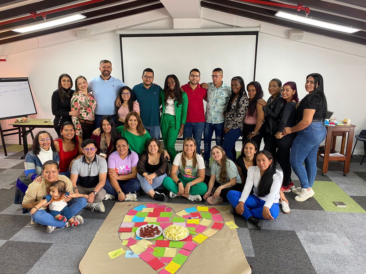 SanJose_CP's tweet photo. El equipo territorial de @CJCForg cierra hoy su participación en el I Encuentro Nacional del MCIR en Bogotá ✔️

Esperamos su regreso para coordinar las acciones en este último trimestre del proyecto en ntro @UriasRondon🕊️

@UNICEFColombia @MisionONUCol @ARNColombia ✍🏻 https://t.co/yZ1iCszMaf