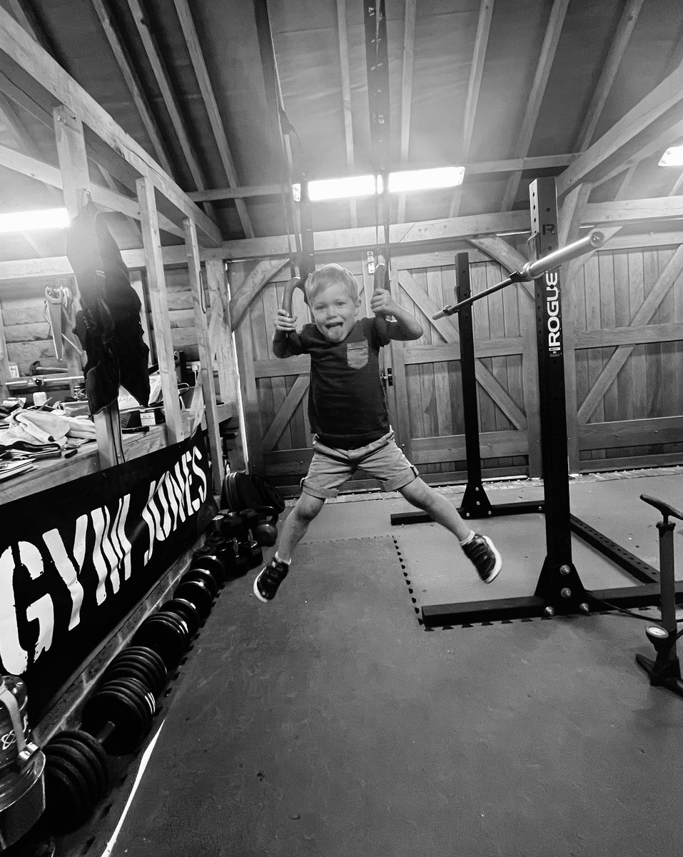 BobProwseGym's tweet photo. Some clients are just troublesome 🖤 https://t.co/unypy0hbAB