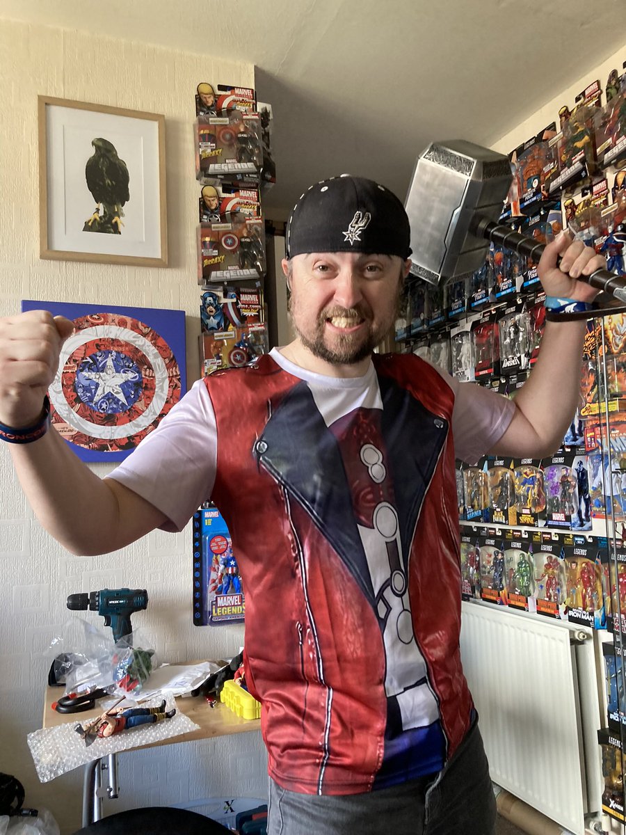 Iamzodkneel's tweet image. It may be nearing the end of #Thorsday but let’s go out and into Friday like the God of Thunder would … By Kicking Ass and taking Names 😝 ⛈️ ⚡️ #Thor #GodOfThunder #Odinson #Mjolnir #IfTheyBeWorthy …