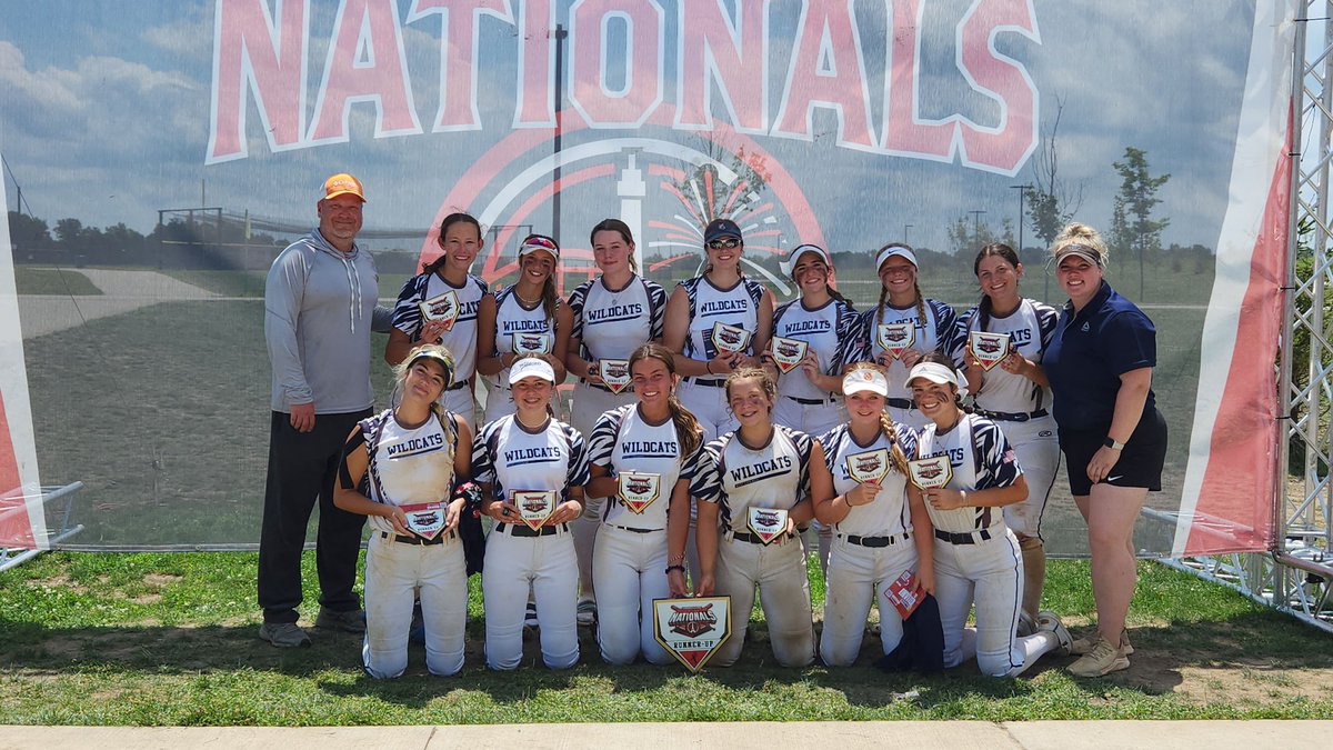 CoachMamacita's tweet photo. @WCsoftball0506 #SoftballNationals Runner up! These girls had some tough pool play and dug deep to beat 3, 2(prev L in pool play) and faced the 1 seed in the ship! 1-0 ball game to 1-1 ball game and then both scored a bunch, they just scored more. 92° was hot for 2 more games! https://t.co/uBDjTs6rVw