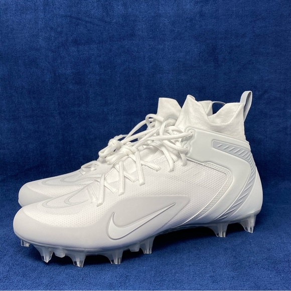 afergsales's tweet photo. So good I had to share! Check out all the items I'm loving on @Poshmarkapp #poshmark #fashion #style #shopmycloset #nike: https://t.co/By9ivfvPVr https://t.co/Xzvy1lBgZ0