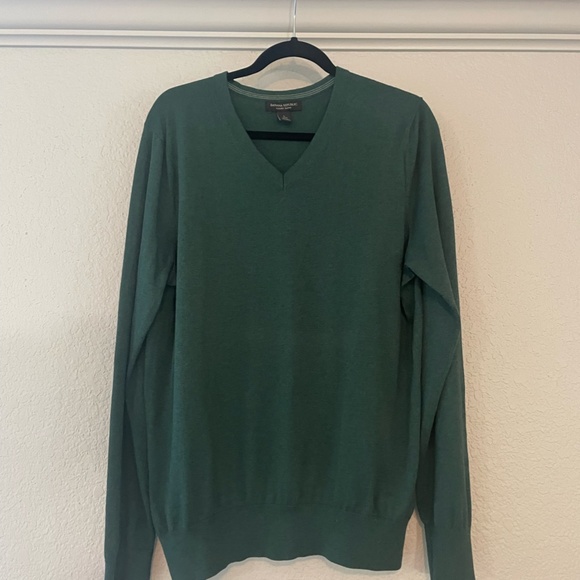 So good I had to share! Check out all the items I'm loving on <a href="/Poshmarkapp/">Poshmark</a> from <a href="/Nekia01540203/">Nekia Everhart</a> <a href="/thecricutqueen/">theCricutQueen</a> #poshmark #fashion #style #shopmycloset #tervis #liveoakbrand #bananarepublic: posh.mk/ktvKHrerpBb