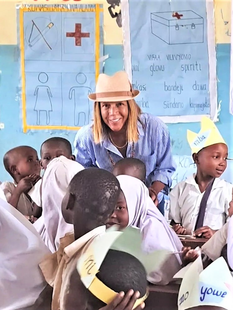 HelenGrantMP's tweet photo. great to visit Manga Primary School in Tanga, Tanzania 🇹🇿, where I met driven young students who are full of determination and dreams.

That's why 🇬🇧 Gov support, through the #ShuleBora programme, &amp; driving quality education, remain a UK priority.
#RightsFreedomPotential https://t.co/5x31FGes2D