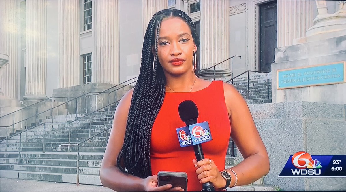 Maj_Catastrophe's tweet photo. @KelseyDavisNews @News_Bae_Shay both wearing red dresses and with gold earrings today. #LadyInRed💃🏽 #GaudyInGold⚜️ #Twinning👯♀️ #2ChannelCrossover🔀 #GreatMindsThinkAlike🧠 https://t.co/VjMeoLv0ty