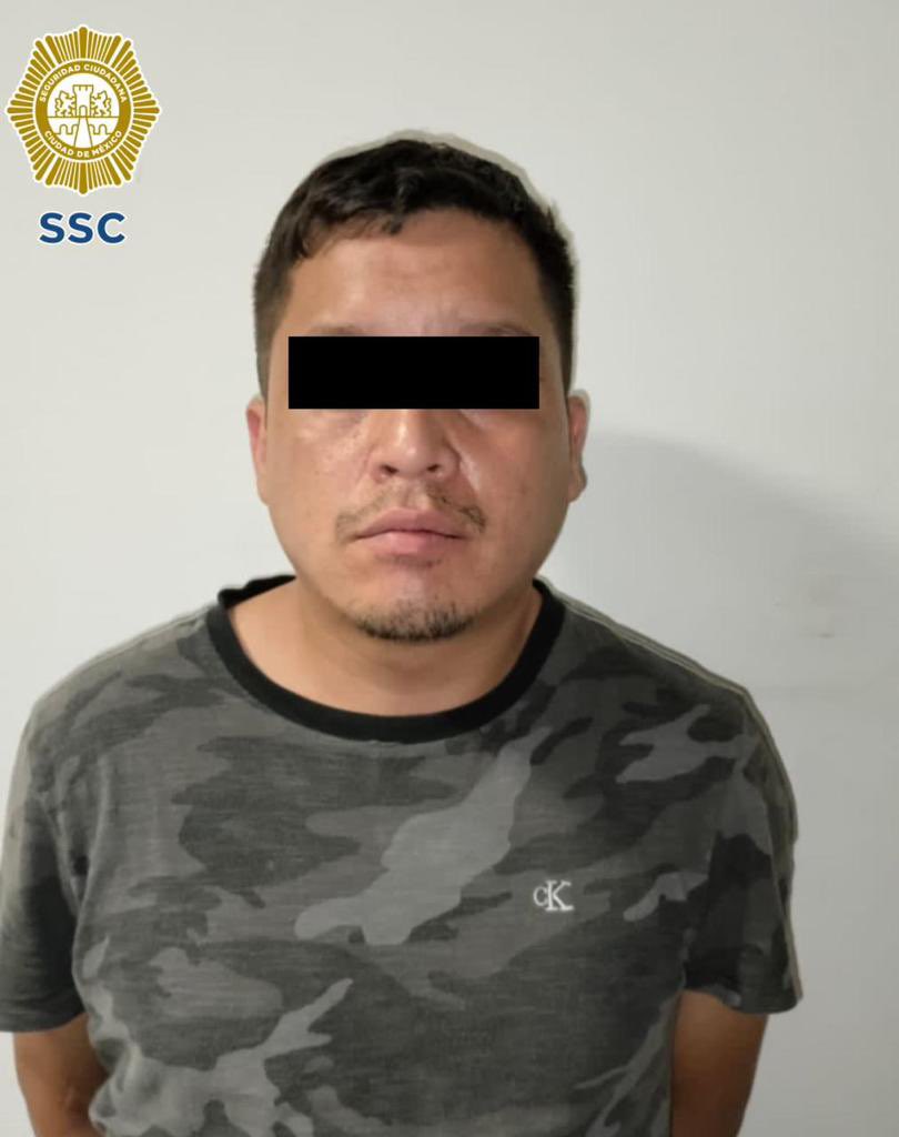 En <a href="/TuAlcaldiaGAM/">Alcaldía Gustavo A. Madero</a>, compañeros de <a href="/SSC_CDMX/">SSC CDMX</a> detuvieron a otro de los autores materiales del robo a una joyería en #PlazaAntara. Van tres detenidos y falta uno más .