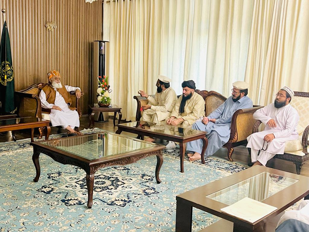 جمعیت علماء اسلام فاٹا کے منتخب چیرمینز کی جے یو آئی سربراہ مولانا فضل الرحمان سے ملاقات فاٹا میں امن وامان کی صورتحال پر تفصیلی گفتگو