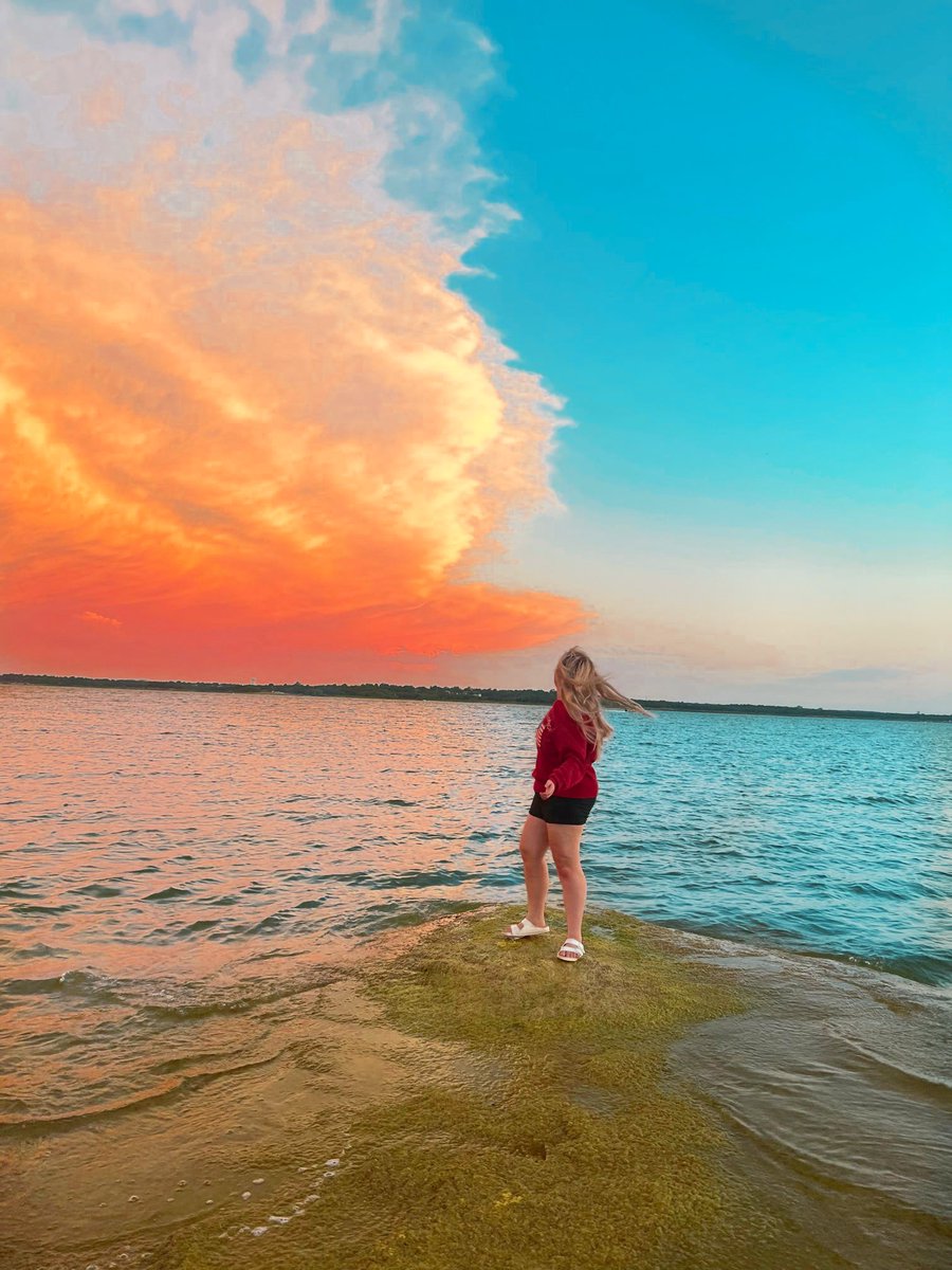 northtexasdg's tweet photo. Summer skies ☁️🌻🫶 https://t.co/wqYx6jYYE6