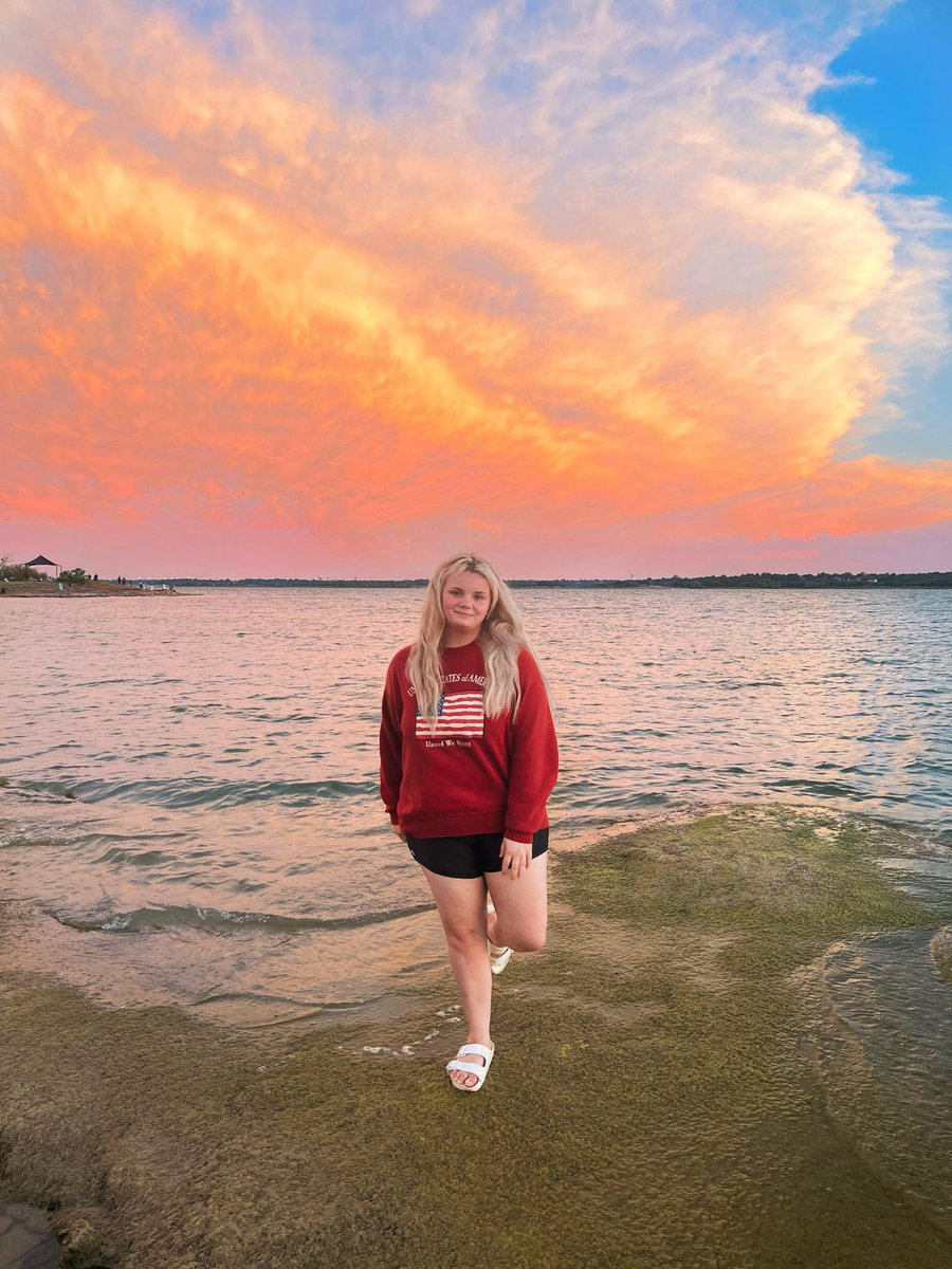 northtexasdg's tweet photo. Summer skies ☁️🌻🫶 https://t.co/wqYx6jYYE6