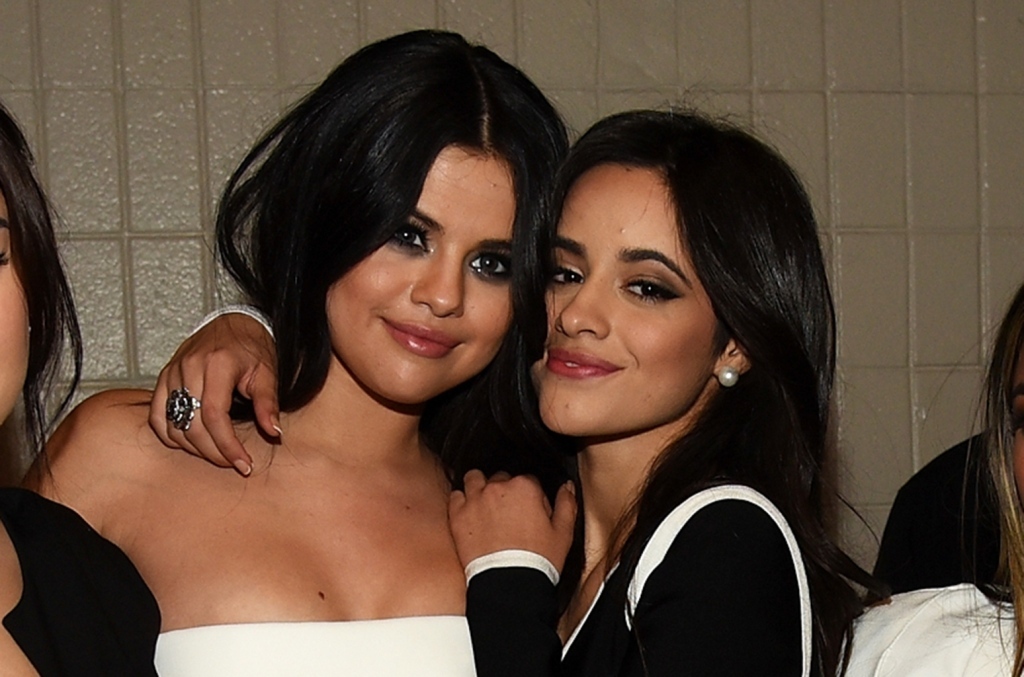 Selena Gomez & Camila Cabello Went to a Carnival Together – Billboard 
Selena Gomez has been treating fans to adorable Instagram photo dumps lately, and her newest post features another Latina superstar. “Random moments,” the “Calm Down” singer captioned a series of snaps, w… https://t.co/lBsEcjJgH5