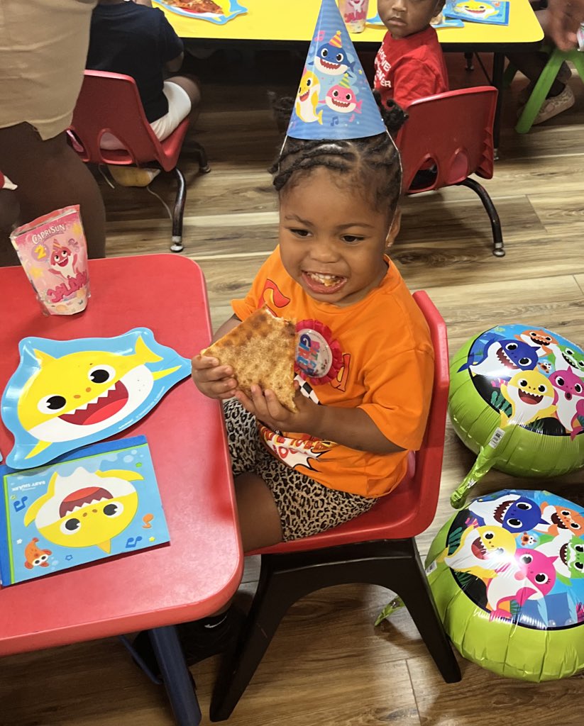 jadathebaee_'s tweet photo. 7•13 🤞🏾 my life changed for the betterrrrrrrrr🥳#PartyAtSchool , HAPPY BIRTHDAY AGAIN ☺️🌸 mommy love you girl ♾️ #DisneyUpNext🥰 https://t.co/hFKxD77Ex6