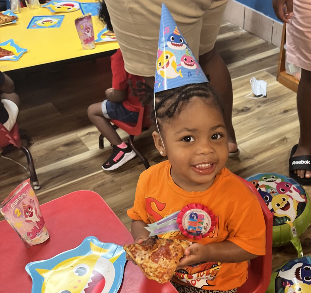 jadathebaee_'s tweet photo. 7•13 🤞🏾 my life changed for the betterrrrrrrrr🥳#PartyAtSchool , HAPPY BIRTHDAY AGAIN ☺️🌸 mommy love you girl ♾️ #DisneyUpNext🥰 https://t.co/hFKxD77Ex6
