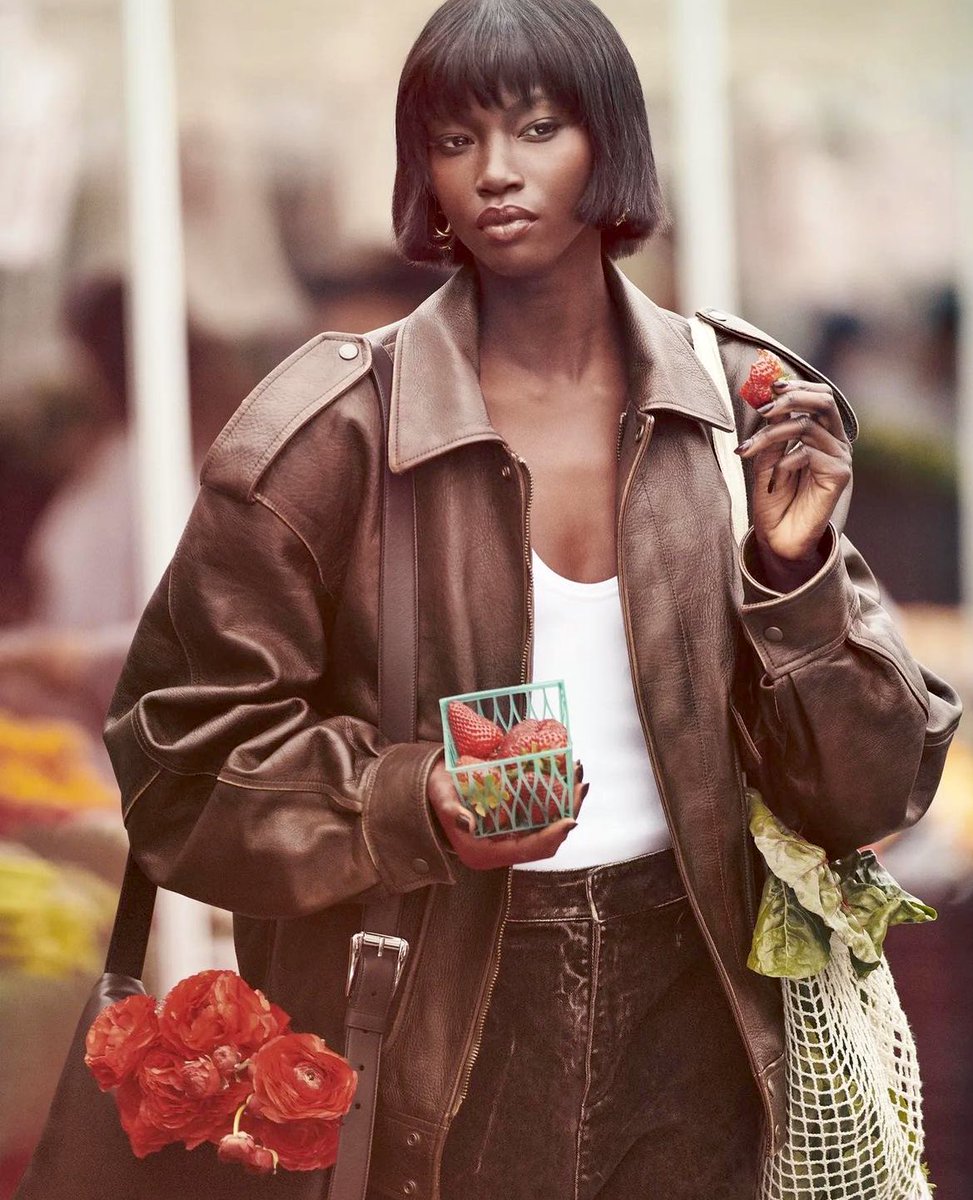muglare's tweet photo. anok yai for vogue magazine styled by max ortega and photographed by dan martensen https://t.co/xHn6wW4x8g